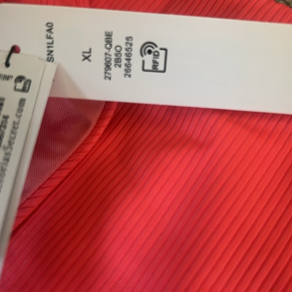 NWT Mix-and-Match Twist Bandeau Top & High-Waist Full-Coverage Bikini - Picture 6 of 6